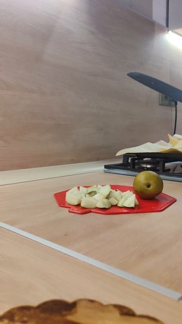 Багет с сыром камамбер, грушей, грецким орехом и базил? смотреть онлайн