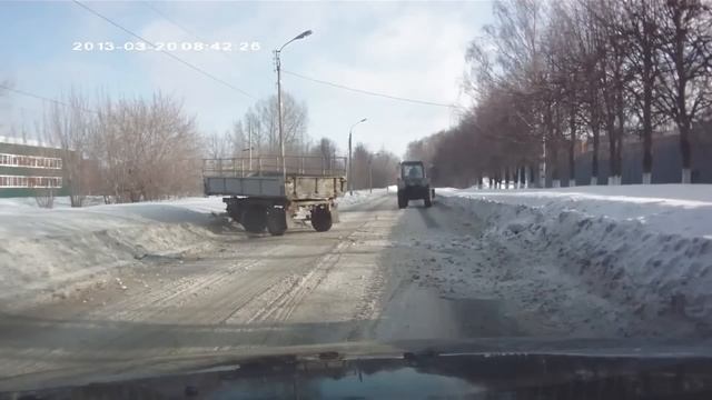Берегись Тракториста [RoadCrash500] смотреть онлайн