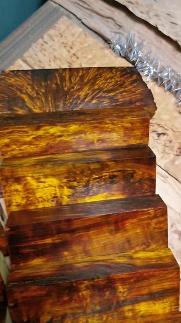 карельская берёза в янтарных оттенках смотреть онлайн