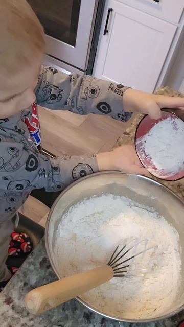 Бельгийские вафли#kitchen#хобби#funnyshorts#smartboy#дети#handmade#waffles смотреть онлайн