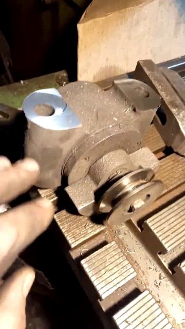 Фрезеровка чугуна на фрезерном станке Maho 800. смотреть онлайн