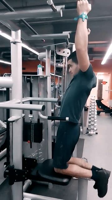 Тренировка в Зале Турник с Весом 100 кг 💪💪🇦🇿🇦🇿🐺? смотреть онлайн