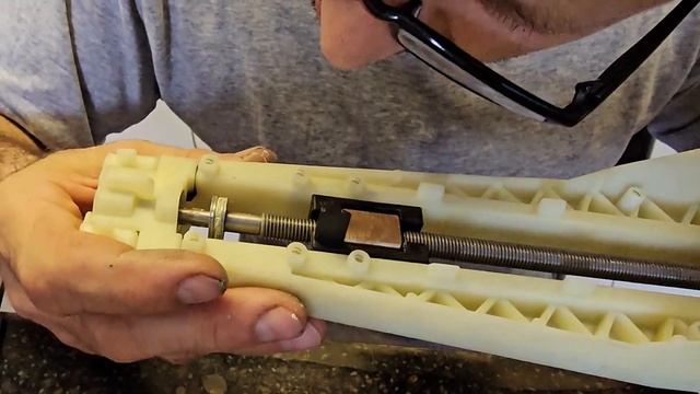 DeLonghi Caffe Corso ESAM2600 переборка редуктора смотреть онлайн