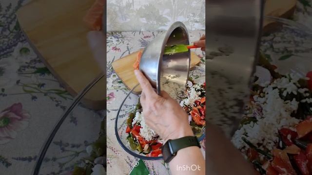 Форель с рисом и овощами со сливками в духовке. смотреть онлайн