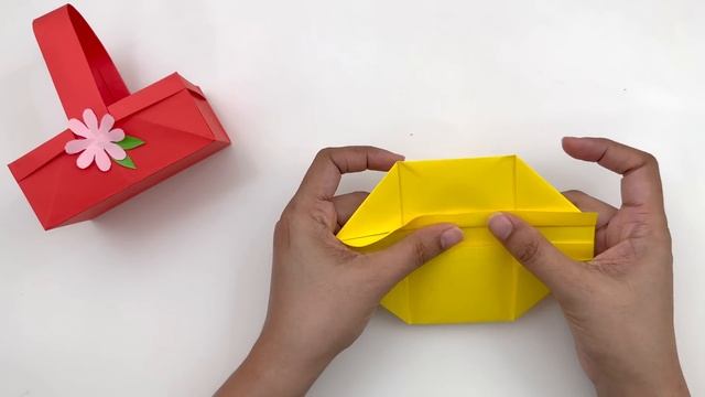 МИНИ-КОРЗИНКА ДЛЯ ПОДАРКА СВОИМИ РУКАМИ! Корзинка оригами! Поделки из бумаги! смотреть онлайн
