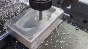 Станок фрезерный с ЧПУ по металлу