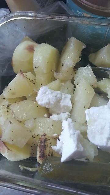 Картофель в печке с брынзой смотреть онлайн