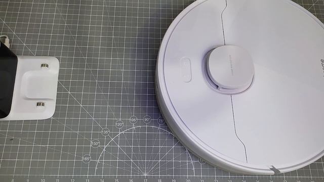 Робот-пылесос, съезжает с зарядки. Не хочет заряжаться смотреть онлайн