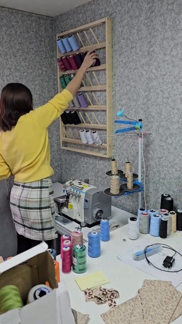 Стойка для катушек, ниток.