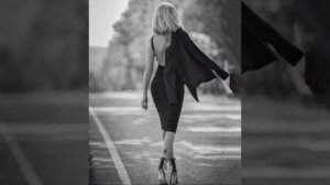 Женщина уходит от тебя.
«Навеяло песней Городницкого».