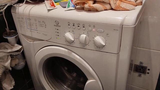 Стиральная машина INDESIT WIUL83 Отжим смотреть онлайн