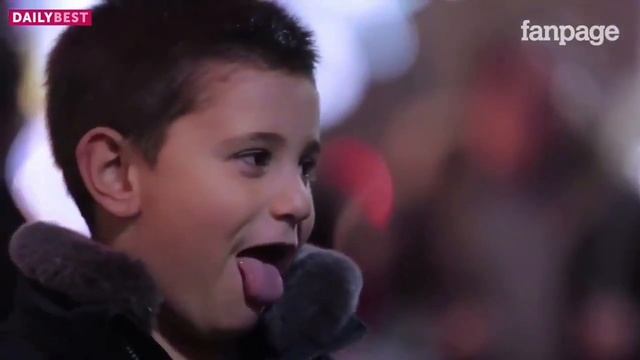 Мальчикам сказали ударить девочку, и вот что они сделали… смотреть онлайн