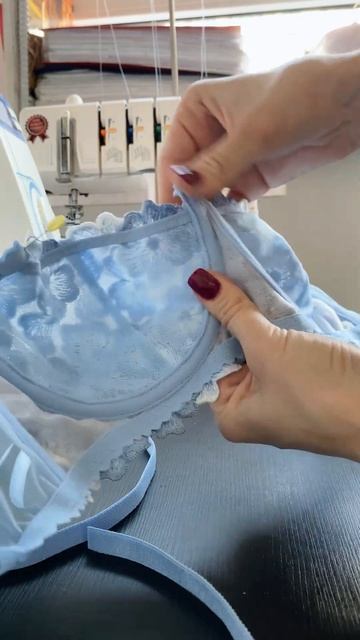 Нижнее белье ручной работы, созданное специально для ?