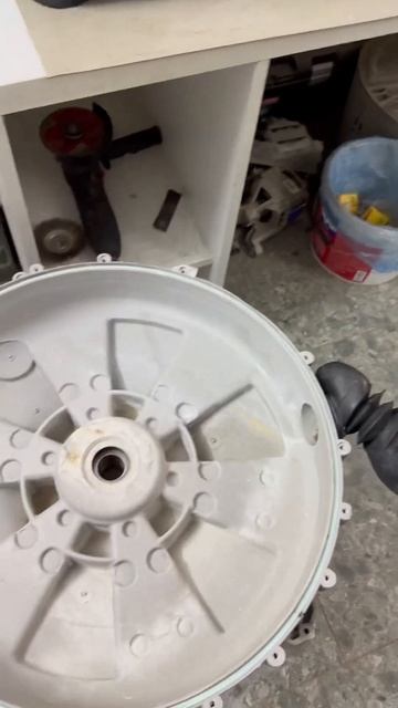 Замена подшипников в стиральной машинке Electrolux смотреть онлайн