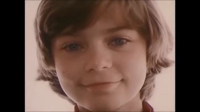 «Прекрасное далёко» - песня из фильма «Гостья из будущего» (1985) смотреть онлайн