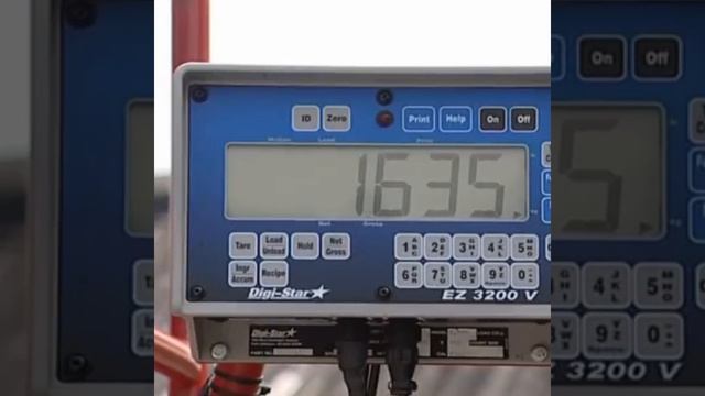 Смеситель кормораздатчик объемом 18 м3, 2 вертикальных ? смотреть онлайн