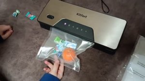 Вакууматор Kitfort КТ-1517, в использовании прост, ребенок г