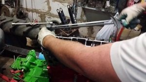 Самодельный минитрактор гусеничный,собран двигатель.