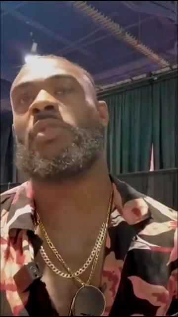 Стерлинг обещает финишировать Алекса Волкановски. #shor смотреть онлайн