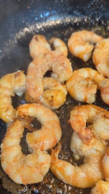 Атмосфера на кухне сегодня #гриль #мясо #креветки #еда # смотреть онлайн