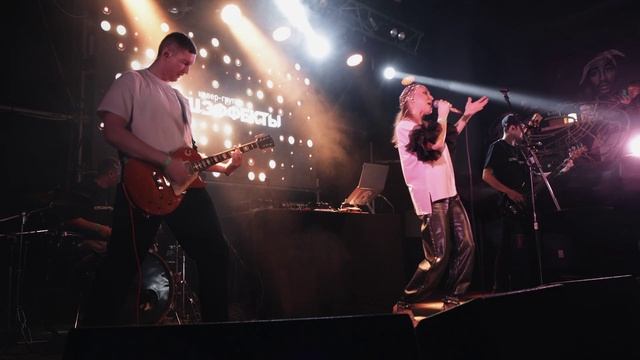 2_5460880264928457145