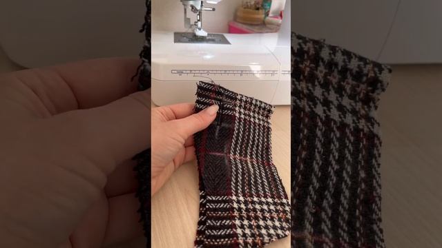 Часть 2️⃣ Как сделать петлю под пуговицу на швейной м?