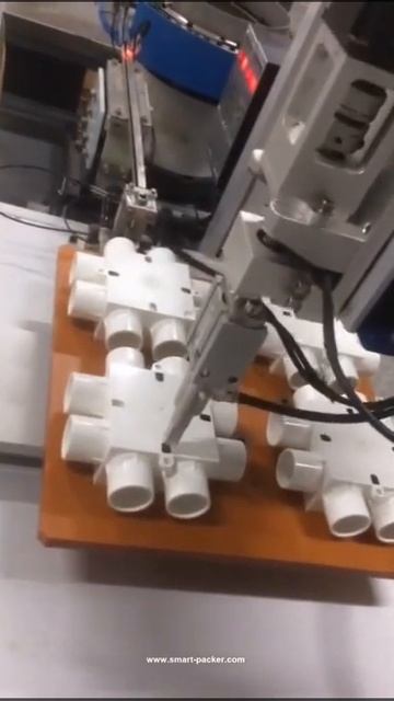 Дом кабельная проволока коробка маленький шкаф из за ?