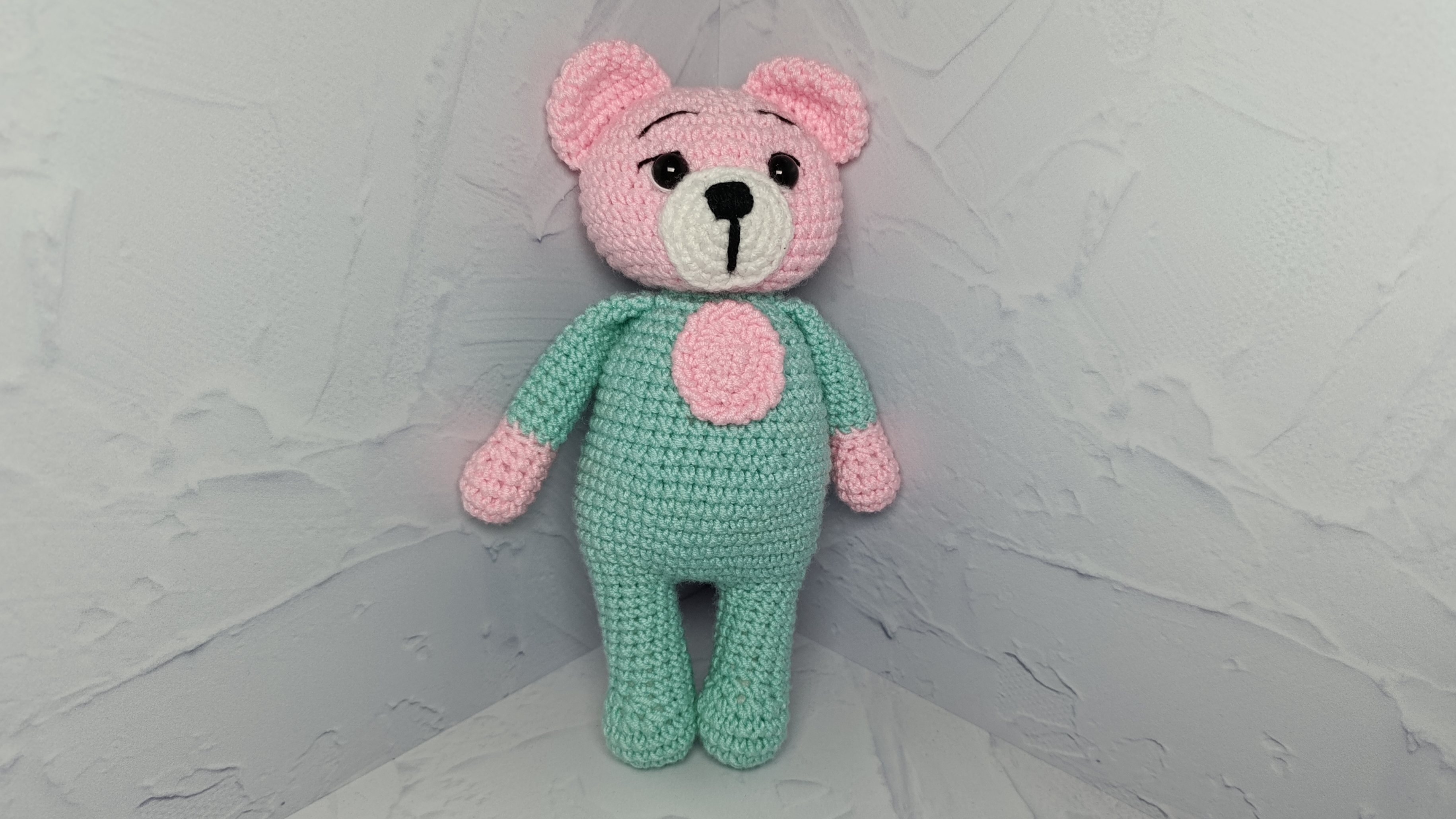 Мишка Малыш крючком. Мастер-класс по вязанию крючком смотреть онлайн