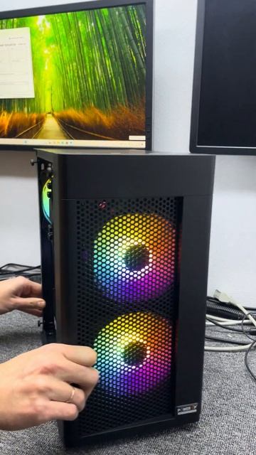 Корпус AeroCool Hexform-G-BK-v2 #powerup_ua #aerocool смотреть онлайн