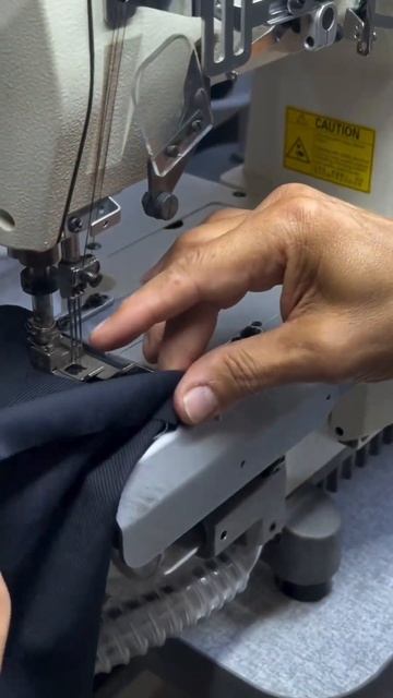 Подгибка низа футболки с одновременной обрезкой края