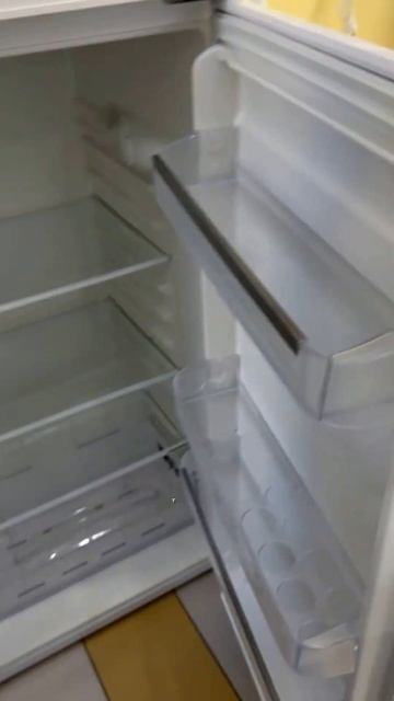 ВИП, НО ЭКОНОМ! Холодильник ESTEL в отличном состоянии 160 смотреть онлайн