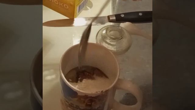 кекс в микроволновке за 5 минут #хочуврек #хочуврек #хо? смотреть онлайн