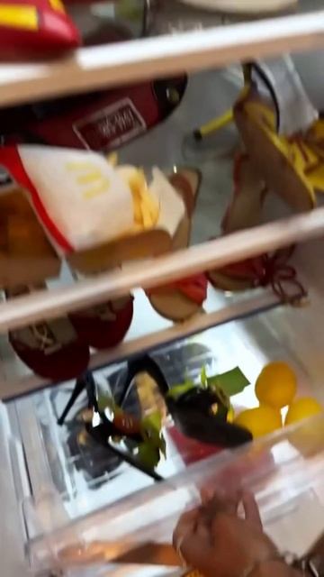 Холодильник - место хранения для обуви? смотреть онлайн