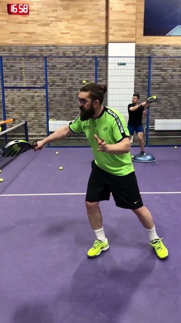 Падел. Начальное упражнение для игры слета. смотреть онлайн