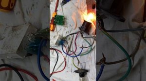 Холодильник хотпоинт Аристон, не работает вентилятор