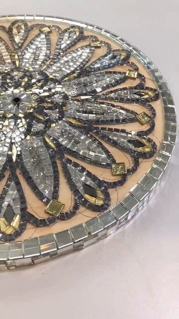 Часы с зеркальной мозаикой #мозаика #декор #часынастен смотреть онлайн