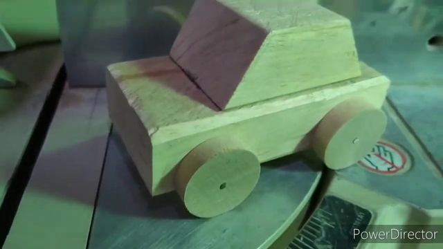 ИГРУШЕЧНАЯ МАШИНКА ИЗ ДЕРЕВА | СВОИМИ РУКАМИ.