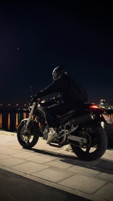 Ducati Monster 400 Sound