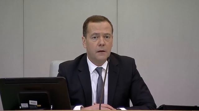 Медведев об обманутых дольщиках смотреть онлайн