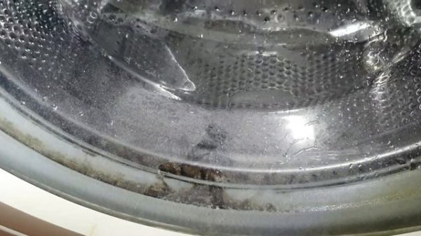 Стиральная машинка Занусси, вода саматоком выходит.