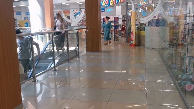 Що тільки робиться, жах! Епіцентр. Фокстрот. Новий чайн смотреть онлайн