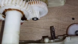 Чистка редуктора и замена смазки. Мясорубка VITEK