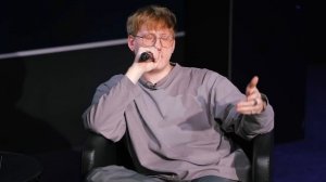 ДАНЯ КАШИН vs 50 ХЕЙТЕРОВ! **унижает девушек?**