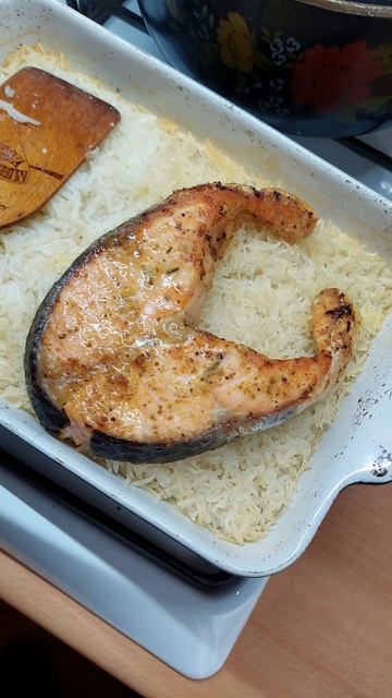 запекаем лосось с рисом смотреть онлайн