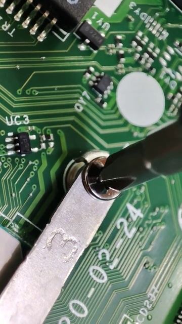 Закручиваем систему охлаждения ноутбука смотреть онлайн