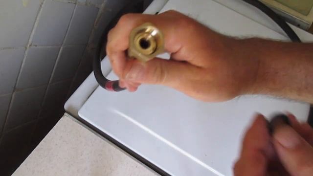 Как заменить шлангу на газовой плите. смотреть онлайн