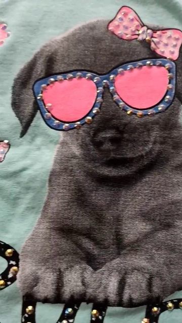 Комплект для девочки шорты и футболка.