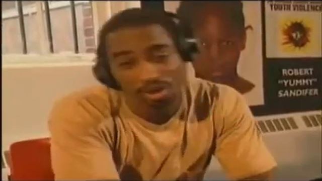 Тупак Шакур поет про любовь