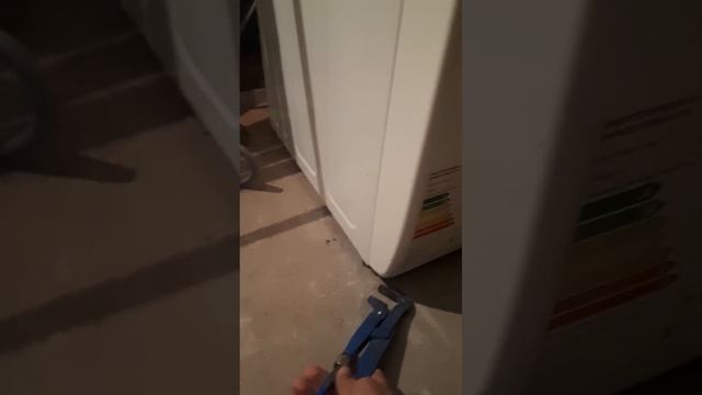 Если стиральная машина шатаятся что делать смотреть онлайн