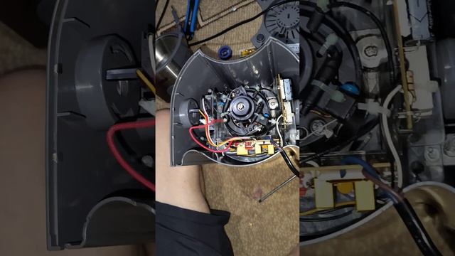 Ремонт соковыжималки Braun J700 смотреть онлайн